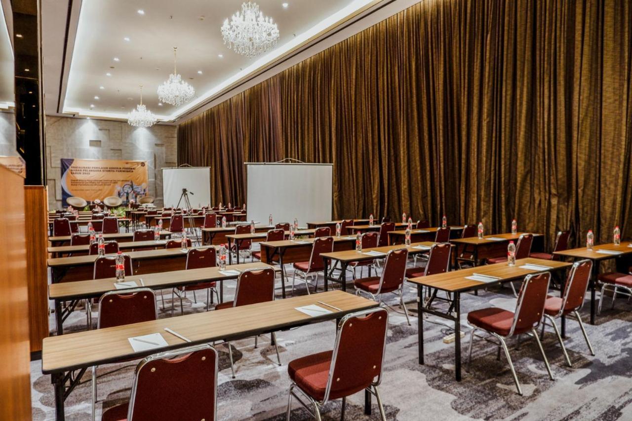 Akmani Hotel Jakarta Exterior photo